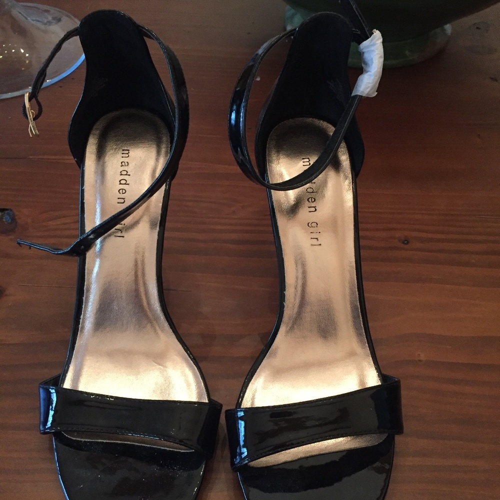 SAM MADDEN - Madden Girl "DARRLIN" Dress Sandal